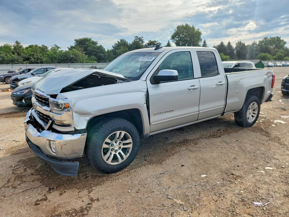 2017 Chevrolet Silverado — фото 1