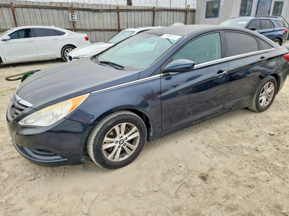 2013 Hyundai Sonata — фото 1