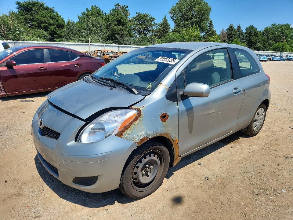 2011 Toyota Yaris — фото 1