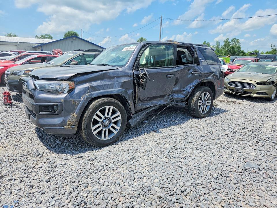 2022 Toyota 4Runner — фото 1