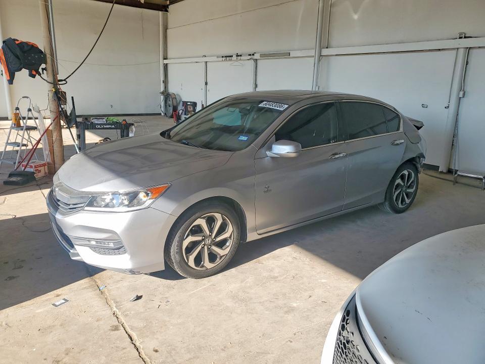2017 Honda Accord — фото 1