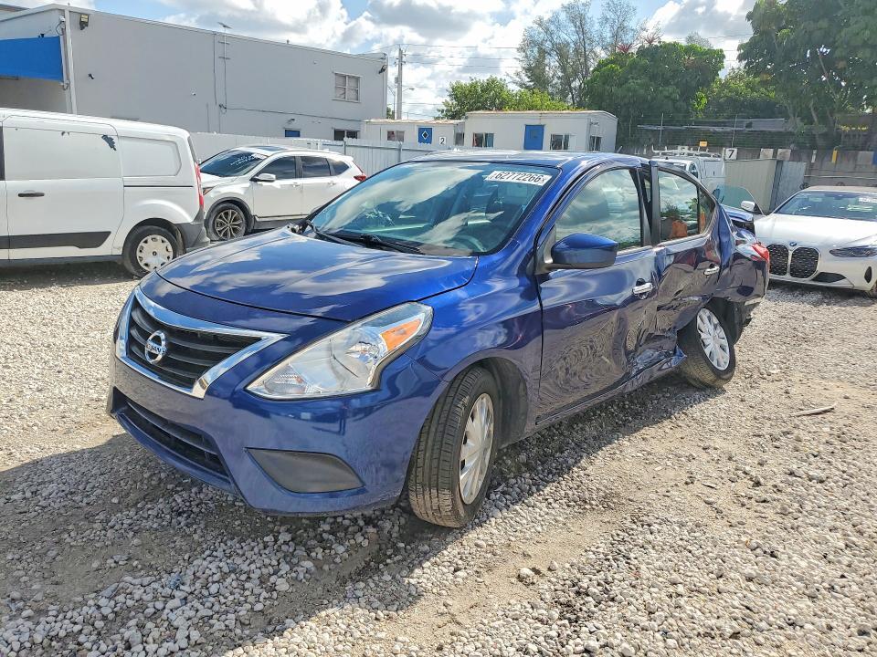 2019 Nissan Versa — фото 1