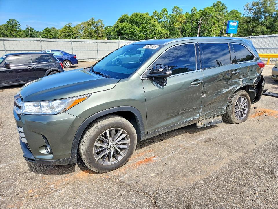 2019 Toyota Highlander — фото 1