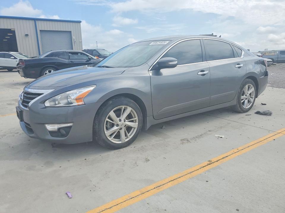 2014 Nissan Altima — фото 1