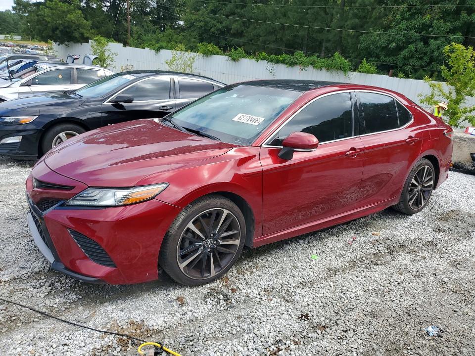 2018 Toyota Camry — фото 1