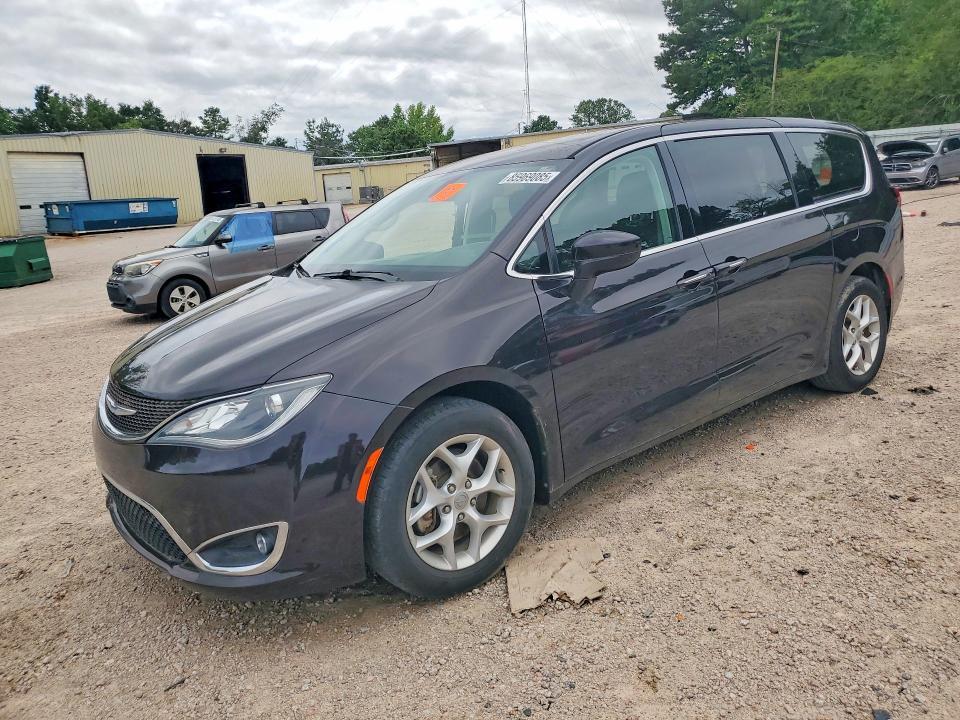 2018 Chrysler Pacifica — фото 1