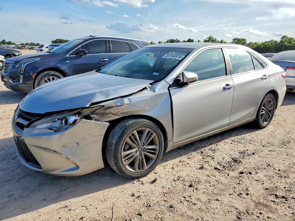 2015 Toyota Camry — фото 1
