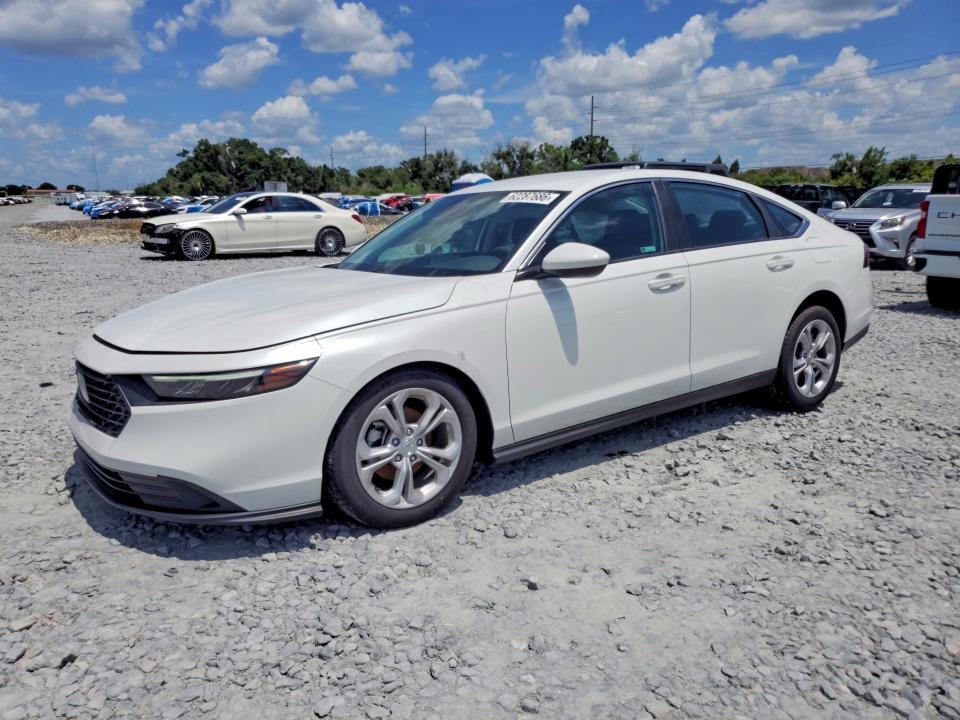 2025 Honda Accord — фото 1