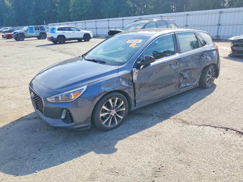 2019 Hyundai Elantra Gt — фото 1