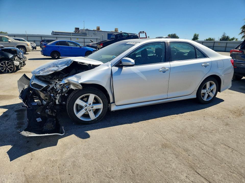 2012 Toyota Camry — фото 1