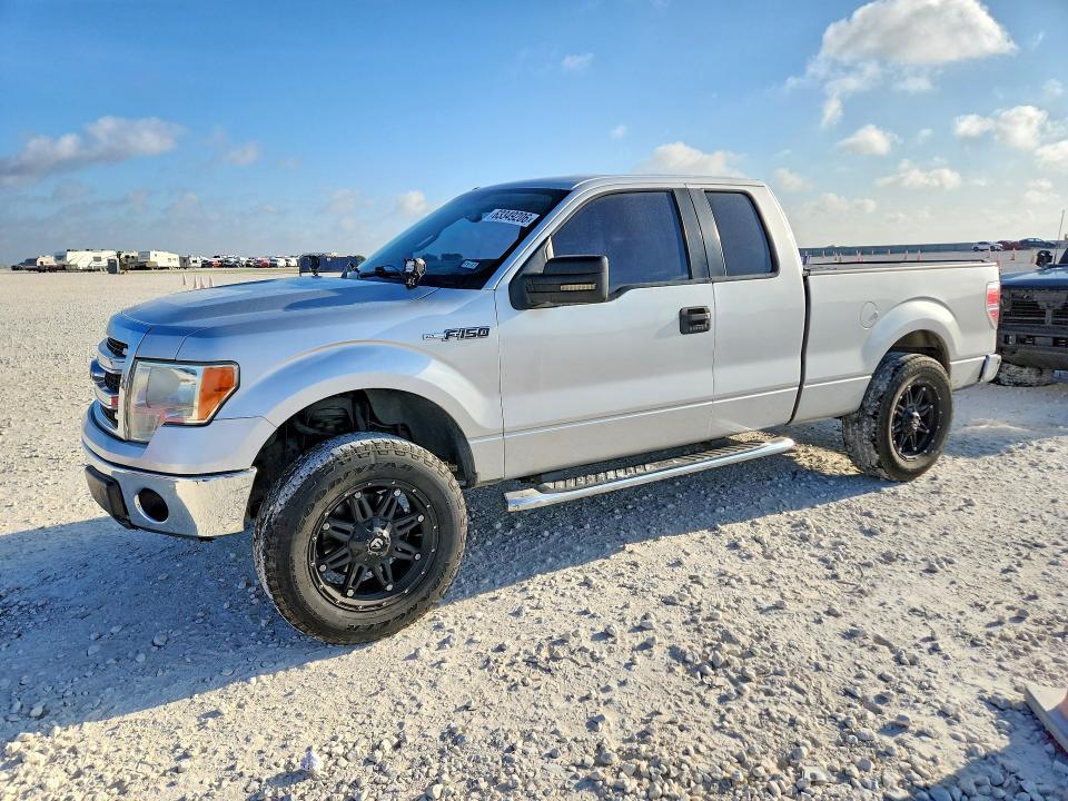 2013 Ford F150 — фото 1
