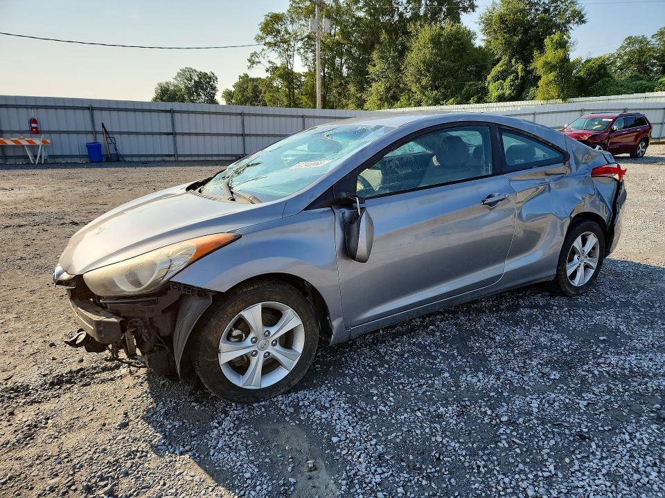 2013 Hyundai Elantra Coupe — фото 1