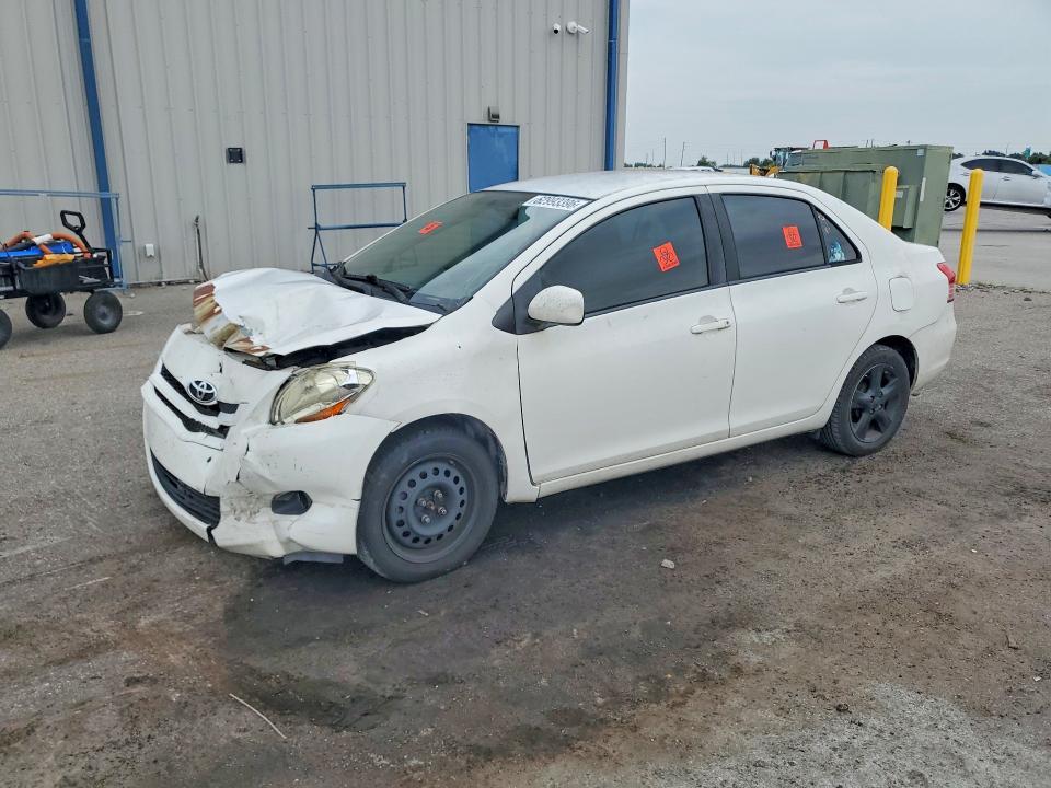 2008 Toyota Yaris — фото 1