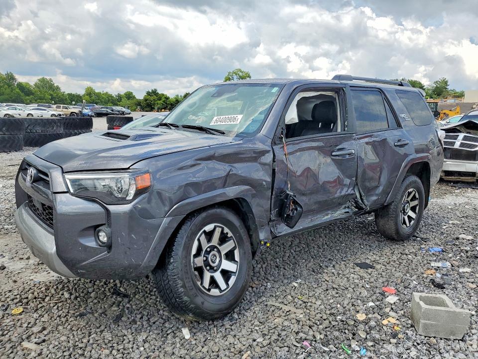 2022 Toyota 4Runner — фото 1