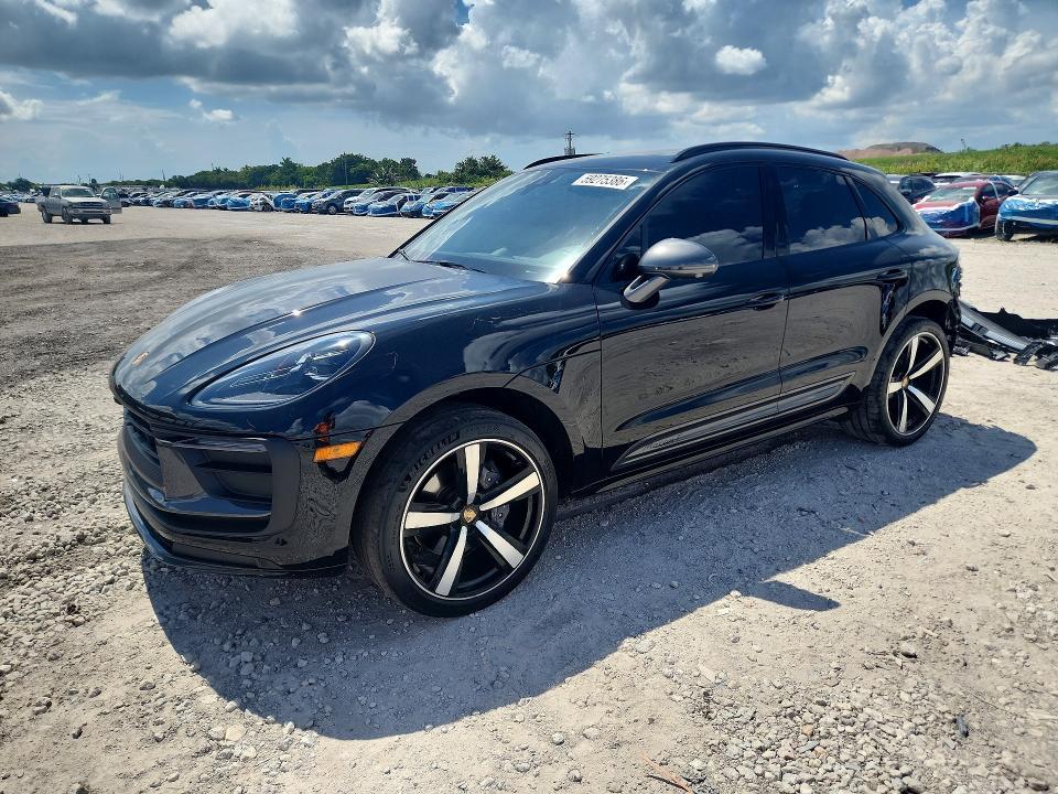 2023 Porsche Macan — фото 1