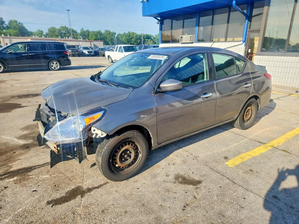 Nissan Versa