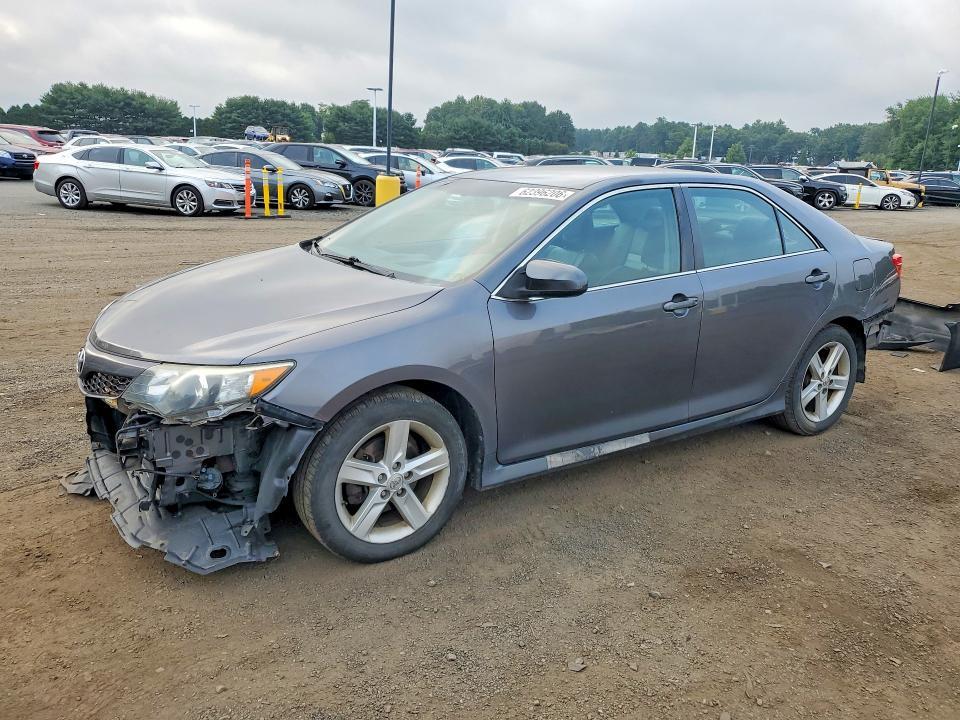2014 Toyota Camry — фото 1