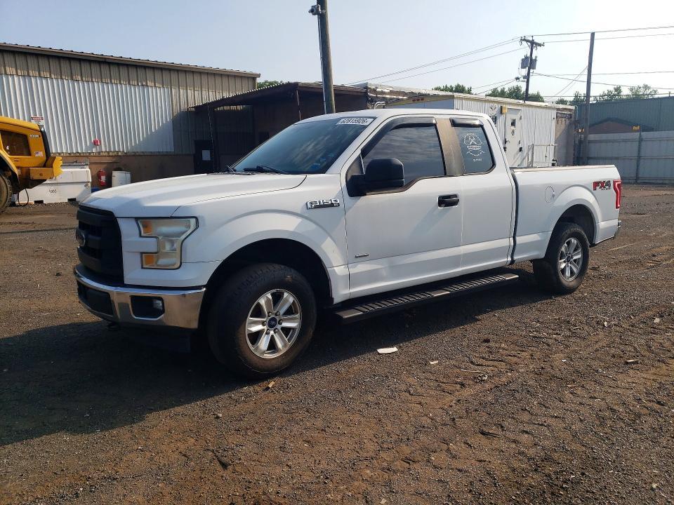 2015 Ford F150 — фото 1