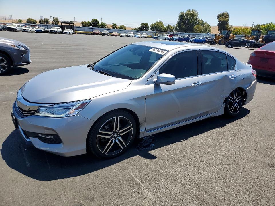 2017 Honda Accord — фото 1
