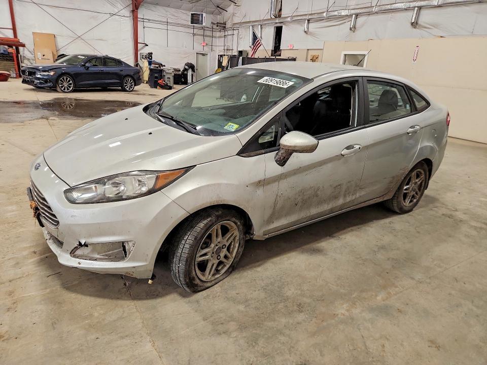 2017 Ford Fiesta — фото 1