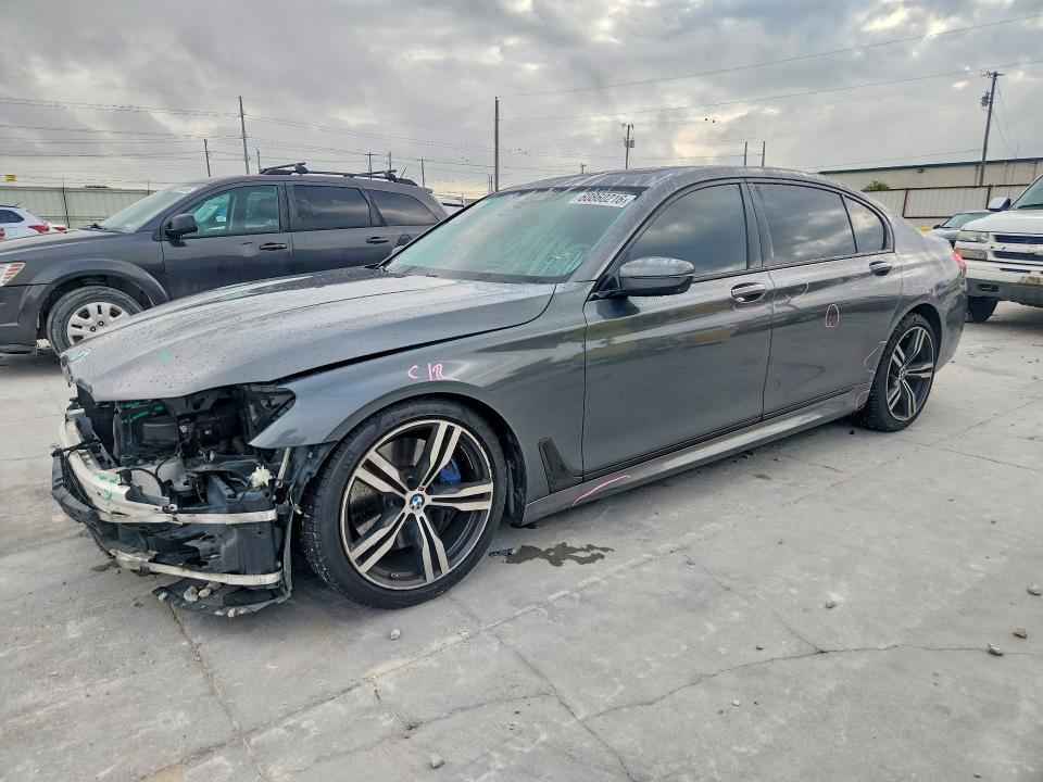 2018 BMW 750 — фото 1