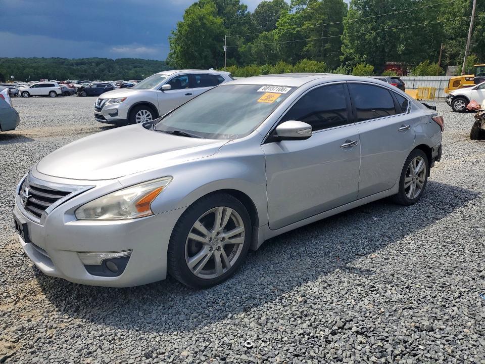 2015 Nissan Altima — фото 1