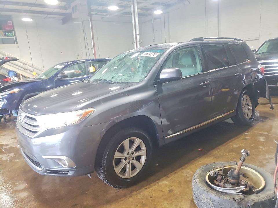 2012 Toyota Highlander — фото 1