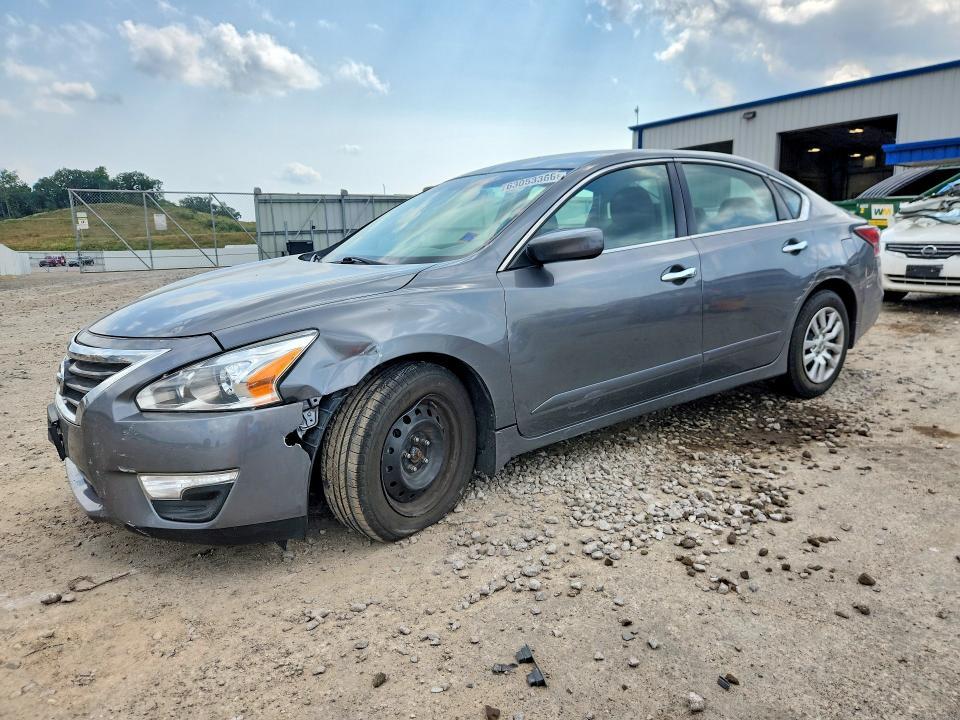 2014 Nissan Altima — фото 1