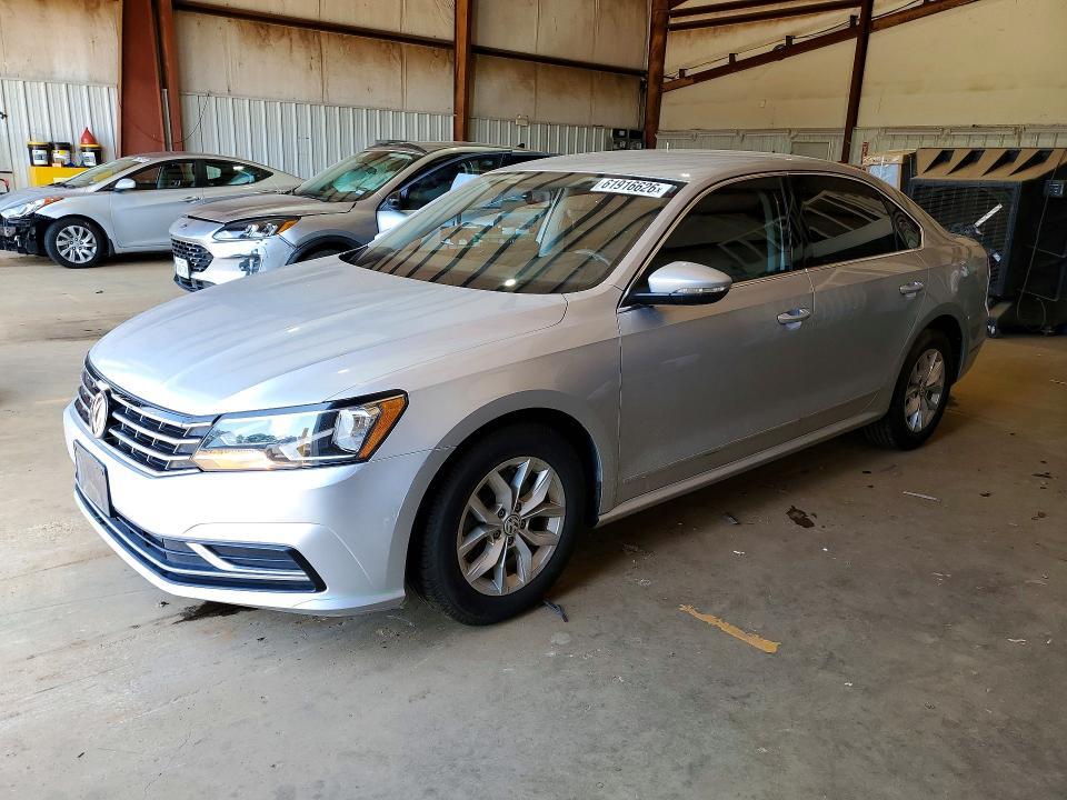 2017 Volkswagen Passat — фото 1