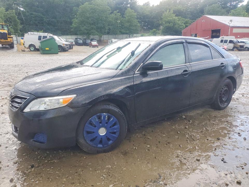 2010 Toyota Camry — фото 1