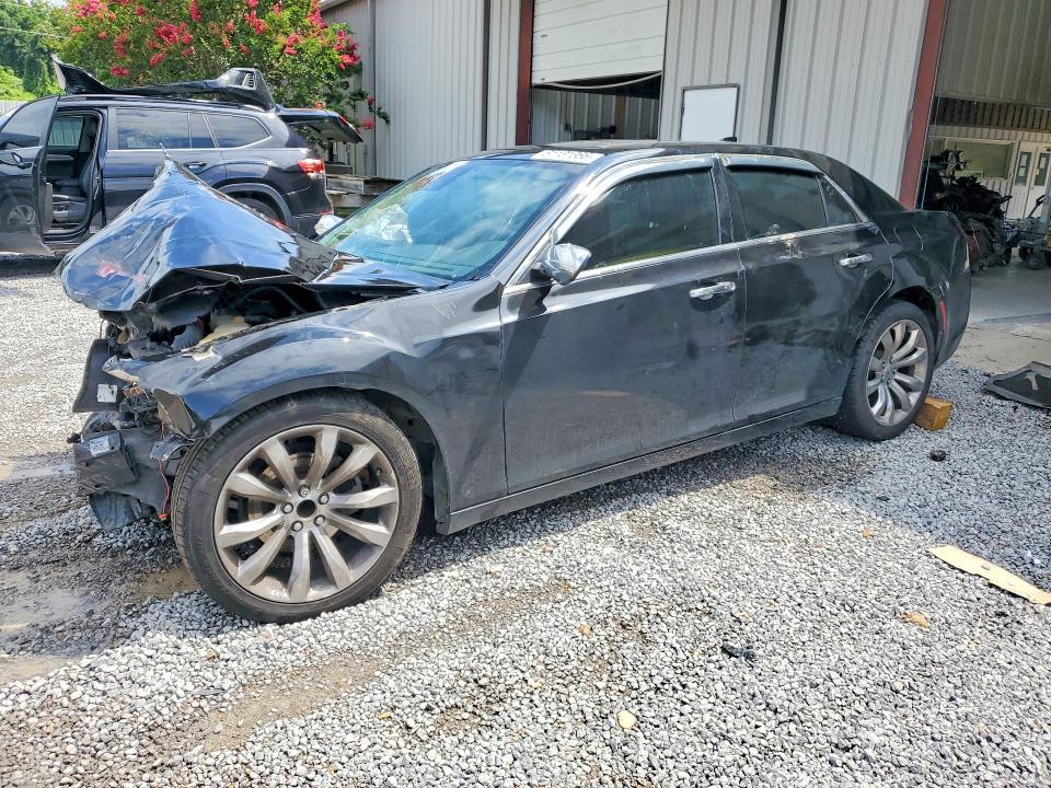 2017 Chrysler 300C — фото 1