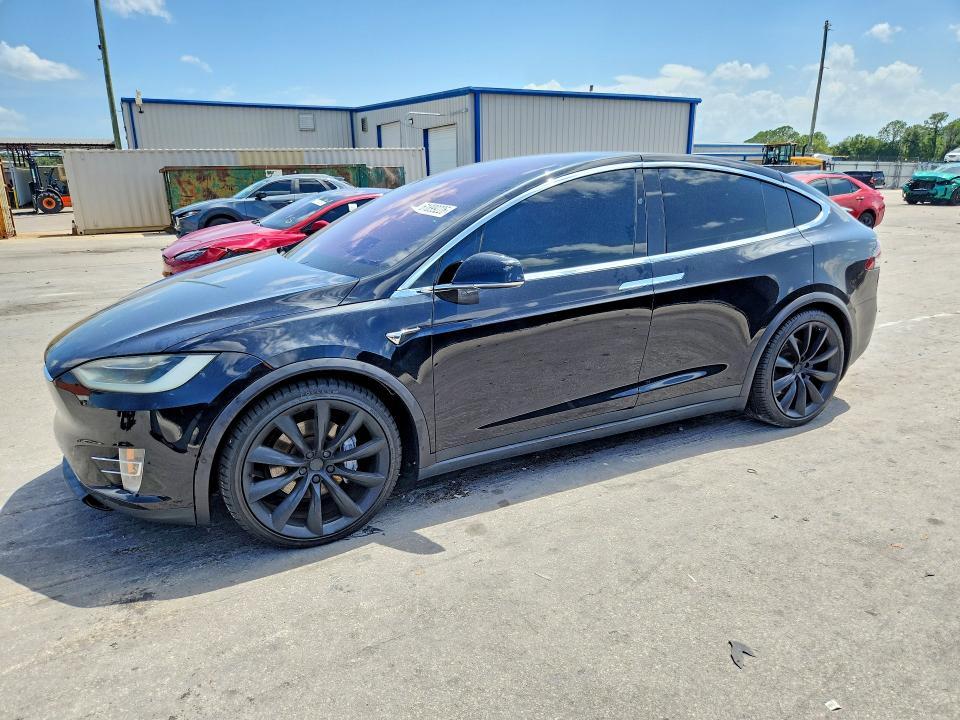 2018 Tesla Model X — фото 1