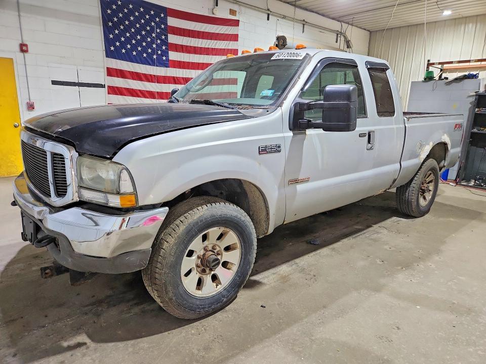 2004 Ford F250 — фото 1