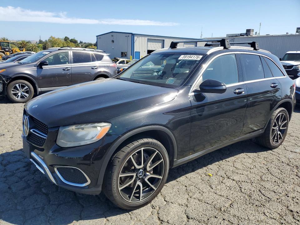 2016 Mercedes-Benz Glc — фото 1