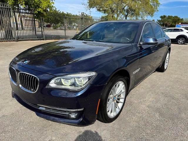 2015 BMW 750 — фото 1