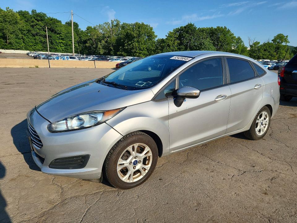 2015 Ford Fiesta — фото 1