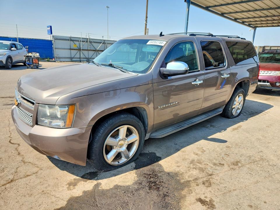 2014 Chevrolet Suburban — фото 1