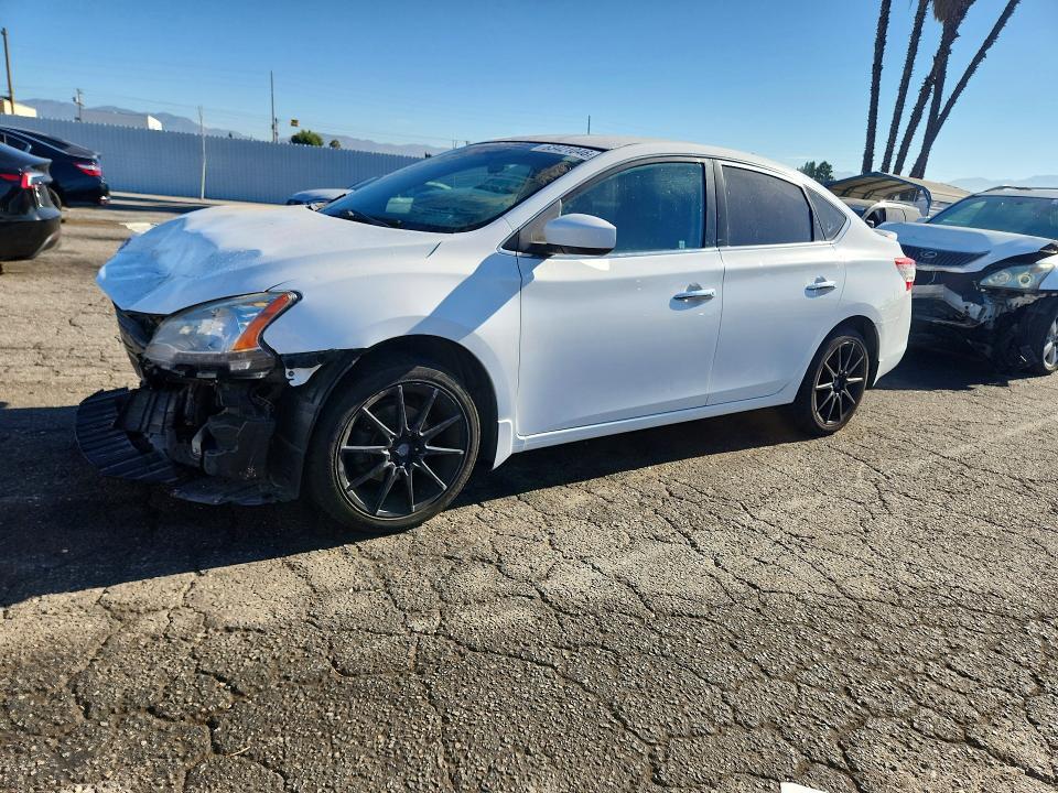 2015 Nissan Sentra — фото 1