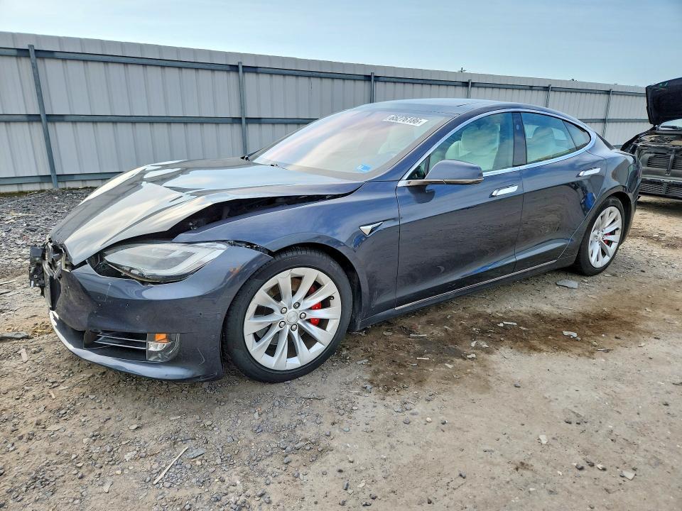 2018 Tesla Model S — фото 1