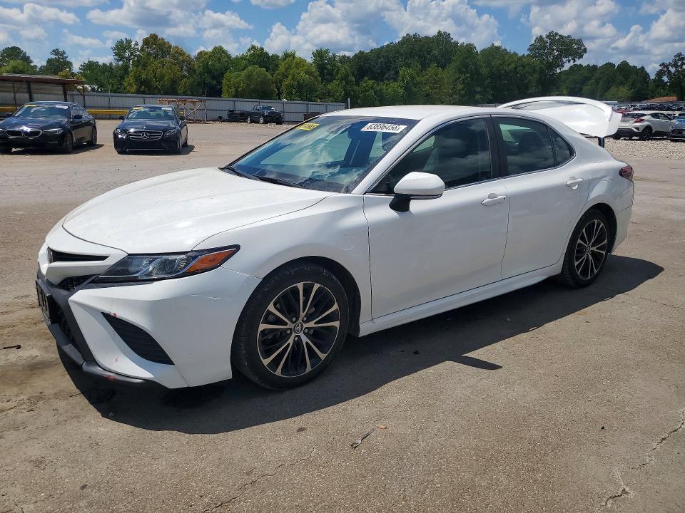 2018 Toyota Camry — фото 1