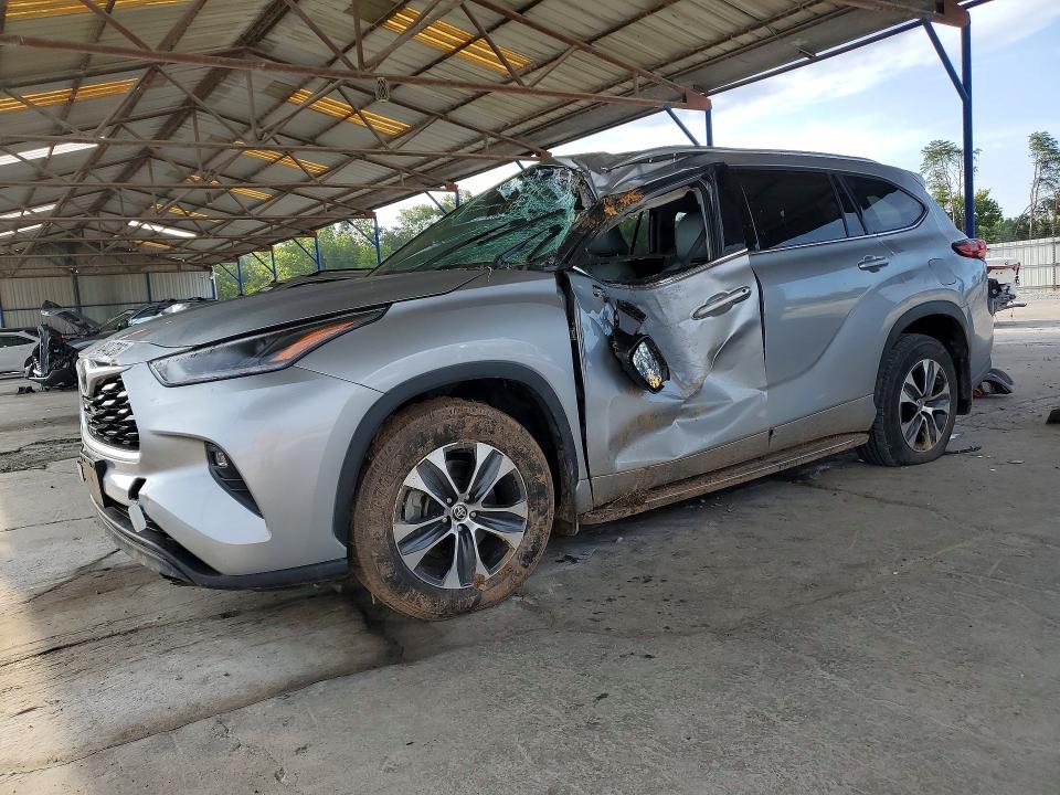 2021 Toyota Highlander — фото 1