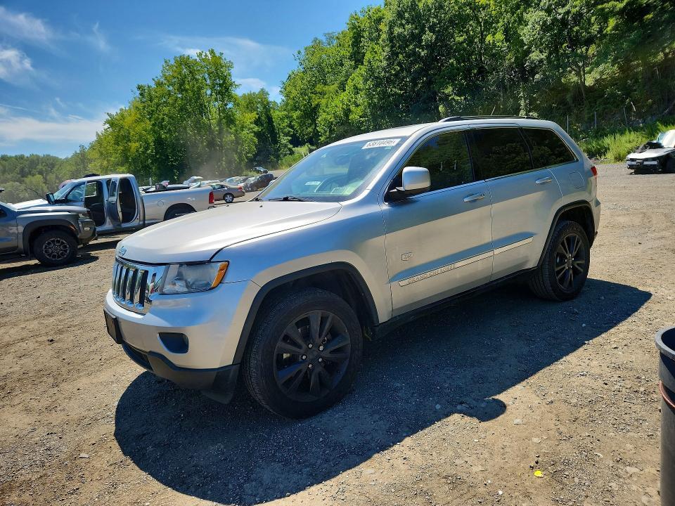2011 Jeep Grand Cherokee — фото 1