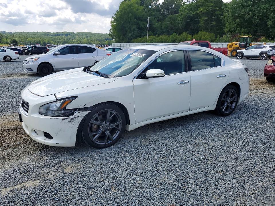 Nissan Maxima
