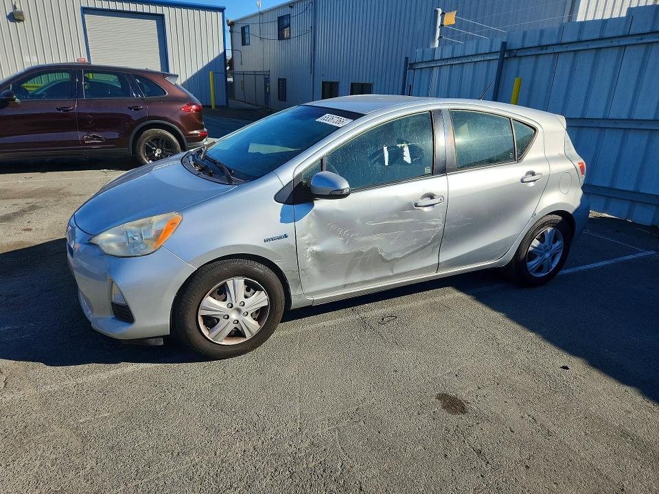 2013 Toyota Prius C — фото 1