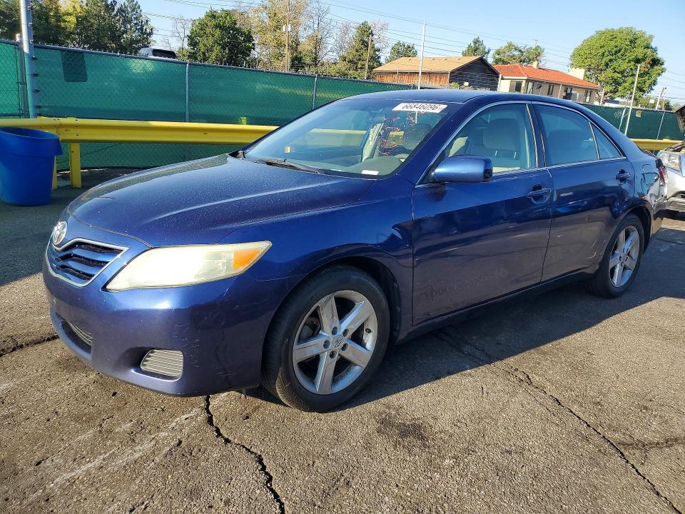 2010 Toyota Camry — фото 1