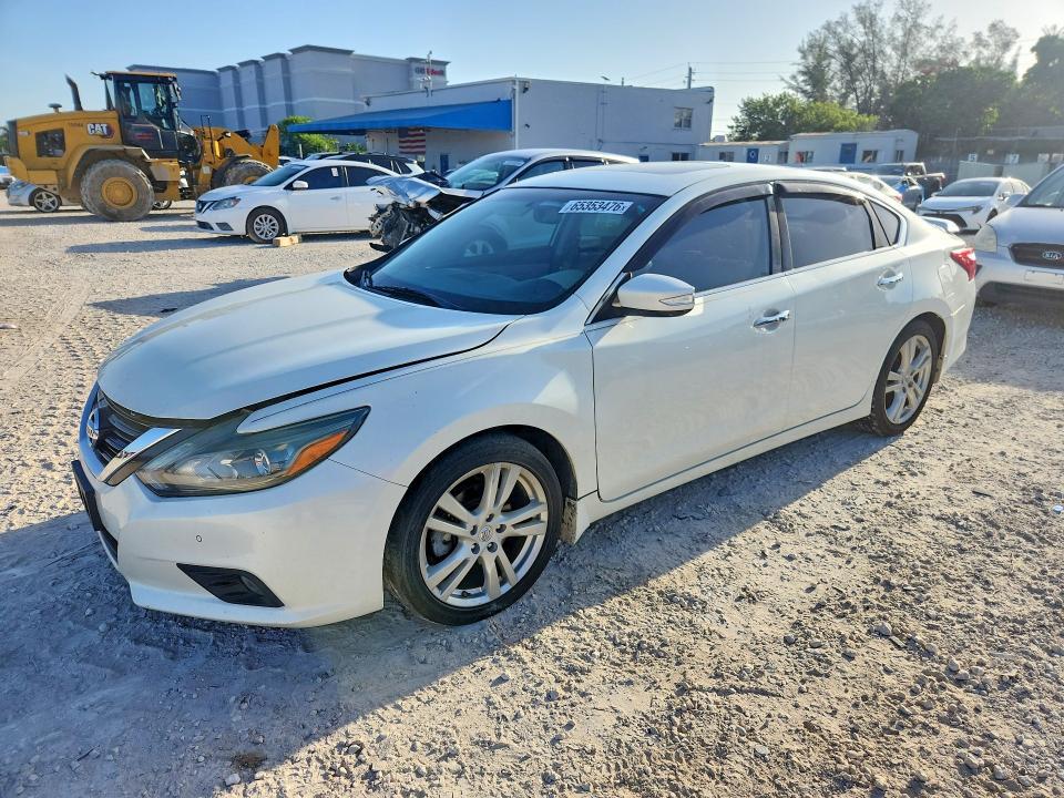 2016 Nissan Altima — фото 1