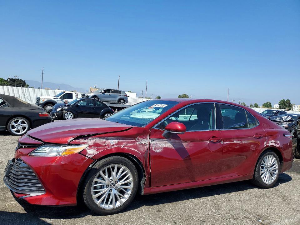 2018 Toyota Camry Hybrid — фото 1