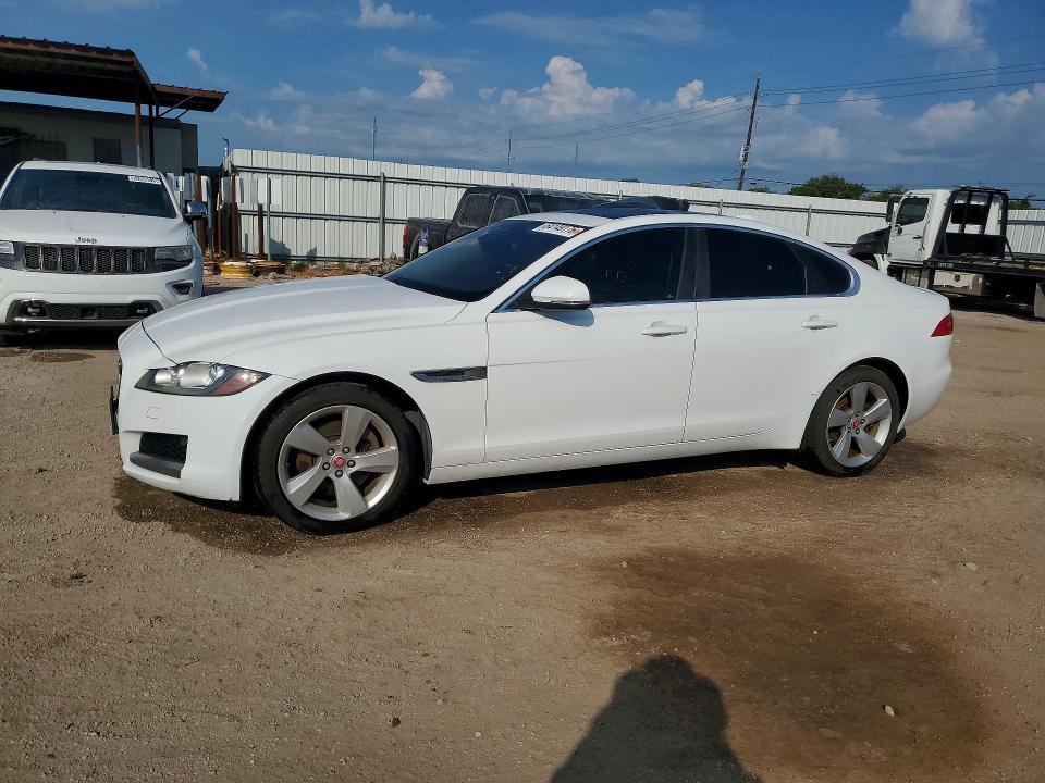 2018 Jaguar Xf — фото 1