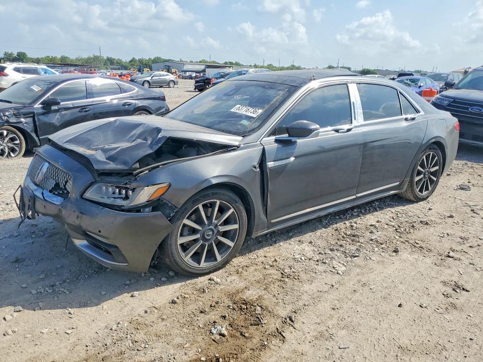 2017 Lincoln Continental — фото 1