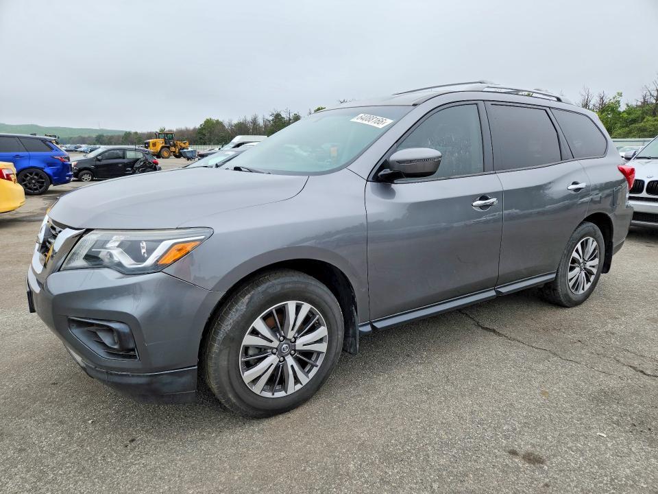 2018 Nissan Pathfinder — фото 1